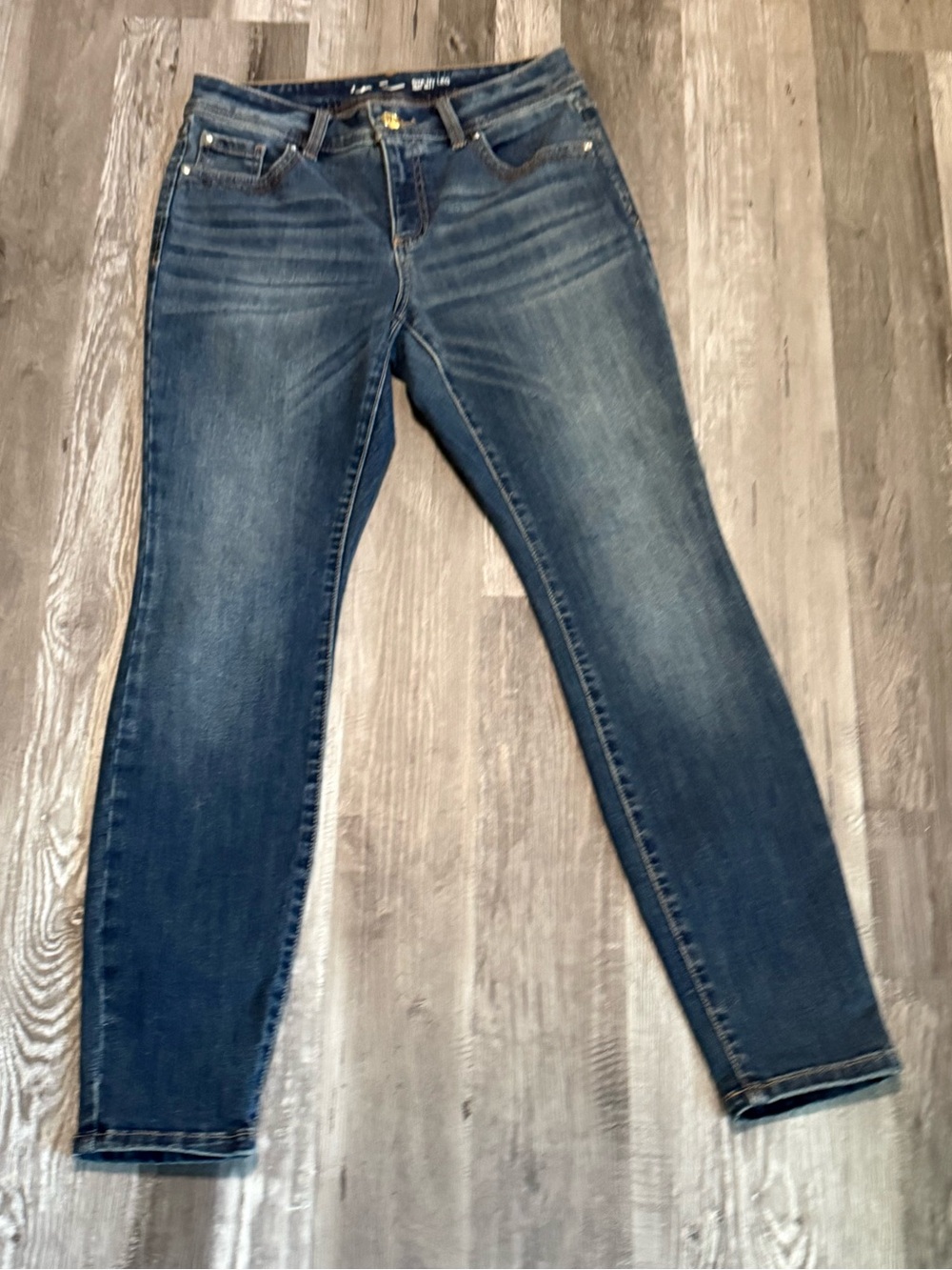 INC International Concepts Women's Skinny Jeans in Dark Blue Wash size 4